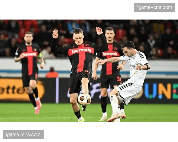 深度复盘:勒沃库森3-1门兴,阿隆索的战术微调如何击溃对手高位防线 深度复盘:勒沃库森3-1门兴,阿隆索的战术微调如何击溃对手高位防线