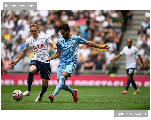 里尔主帅公布战尼斯首发，强调边路冲击为战术核心