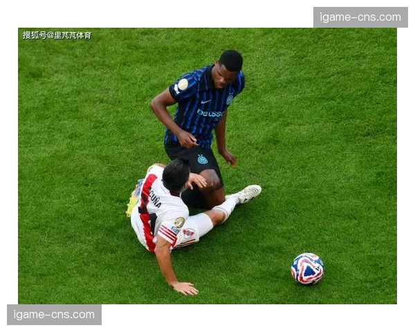 萨索洛尼日利亚前锋接受《卫报》专访，谈非洲球员对意甲风格适应的贡献