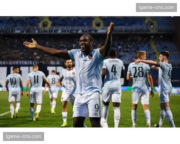 数据分析:西汉姆联全场仅一次射正,莫耶斯战术再遭质疑 数据分析:西汉姆联全场仅一次射正,莫耶斯战术再遭质疑